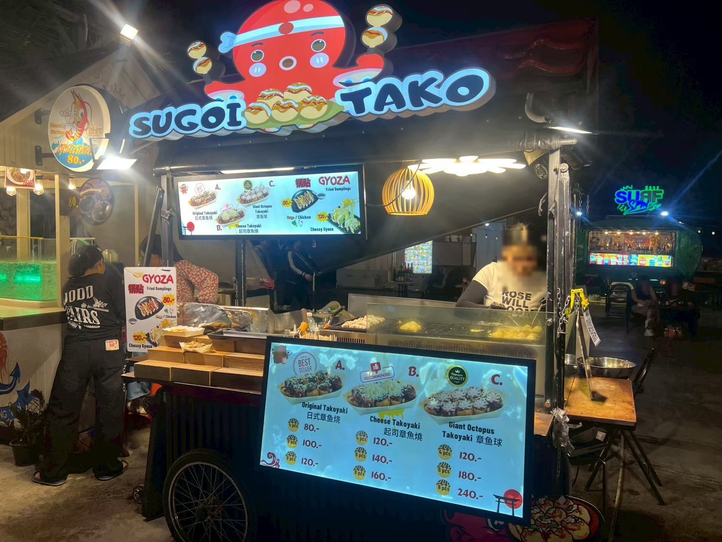 たこ焼き屋台SUGOI TAKOの看板と値段表